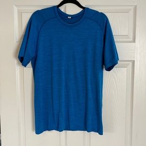 Men’s LuluLemon short sleeve athletic shirt
